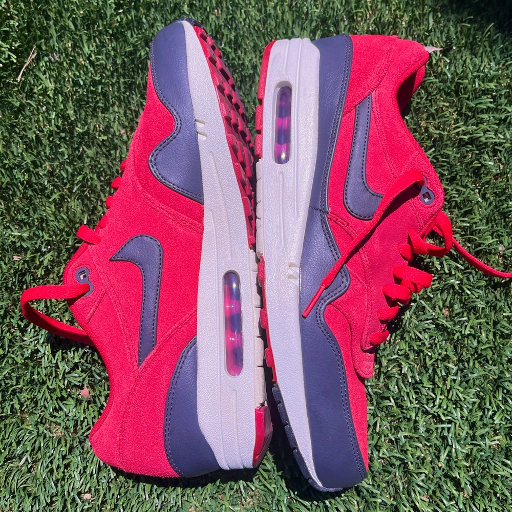 Nike air max red suede size 11